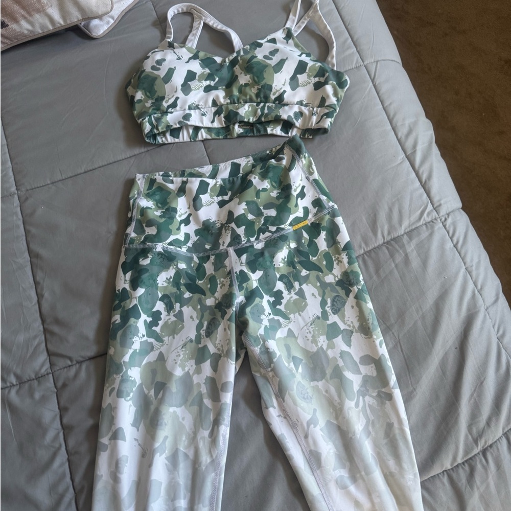 Cleo Harper Green and White Leggings with Polka Dot Design